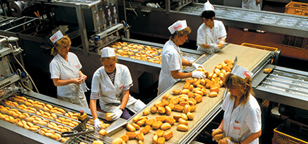 bread production process in a factory
