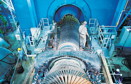 gas turbine in machine with an engineer
